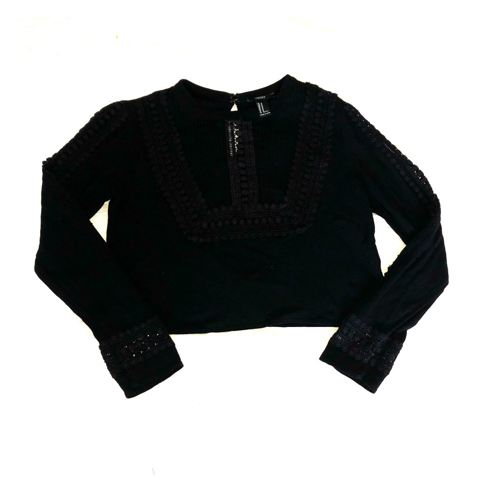 Black long sleeve shirt, crop top